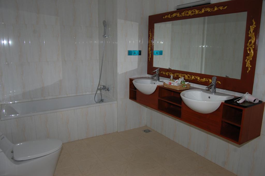 Su Tine San Royal Palace Hotel Bagan Quarto foto